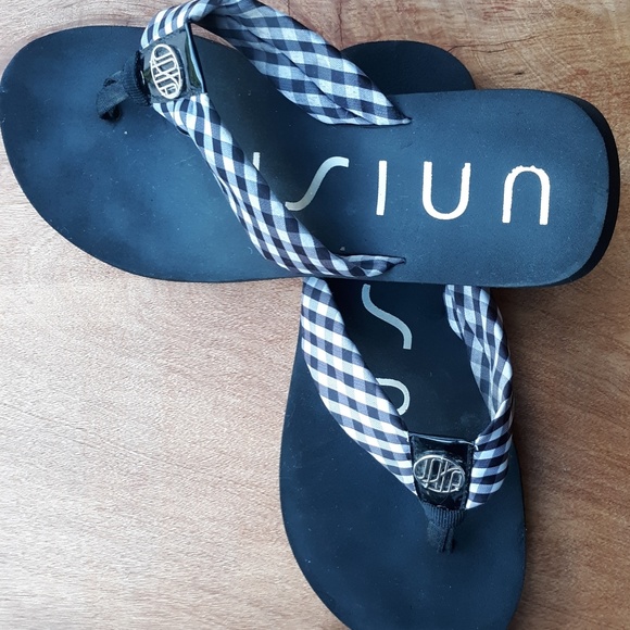 Flip flops - Picture 2 of 4